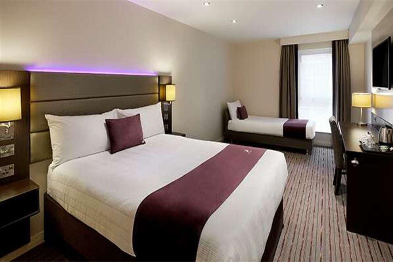 Premier Inn Milton Keynes Central Экстерьер фото