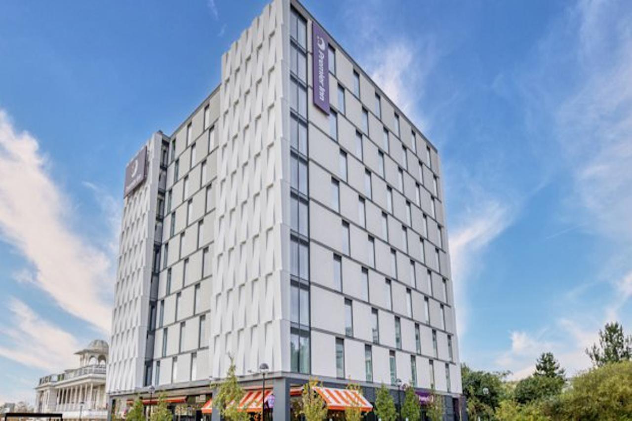 Premier Inn Milton Keynes Central Экстерьер фото